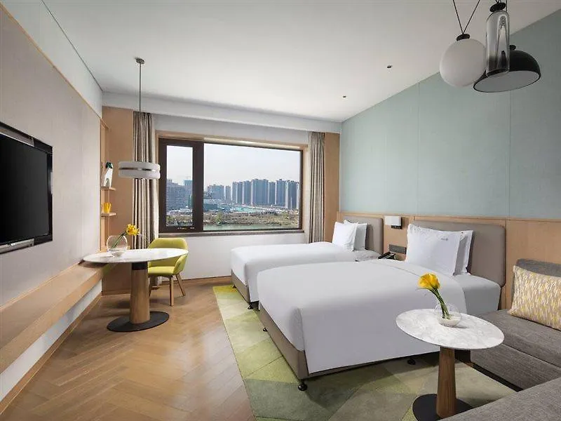 Holiday Inn Zhengzhou High-Tech Zone By Ihg 4*,